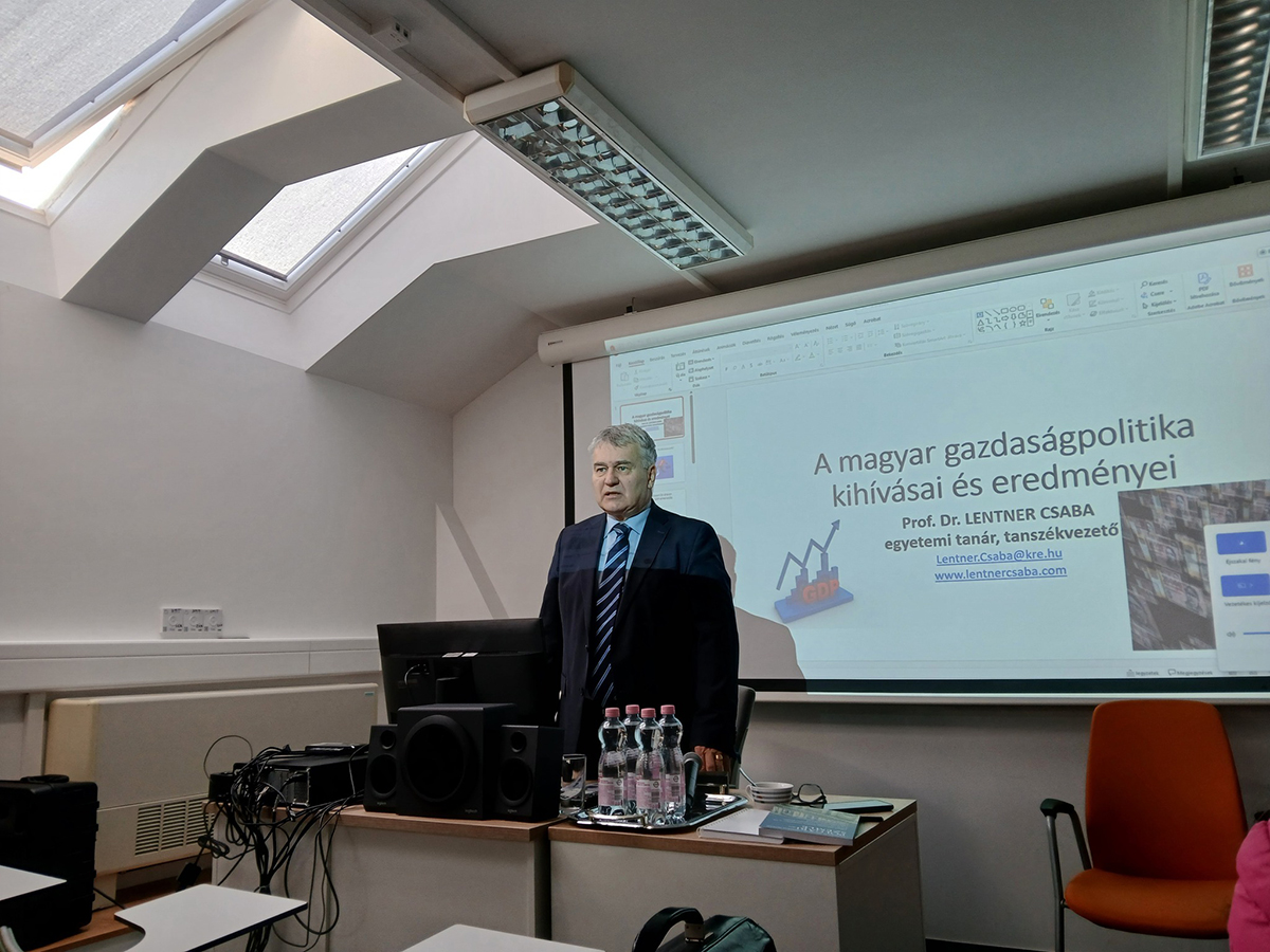 Az állampénzügyi stabilitás és a családtámogatási rendszer állt a tréninghét fókuszában - fotók