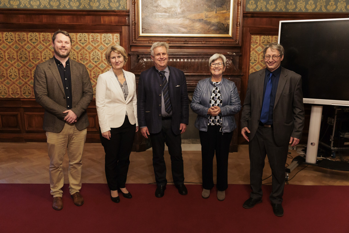 Iker-könyvbemutató - eseményfotók