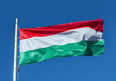 Állami kitüntetések március 15-e alkalmából - magyar zászló - illusztráció