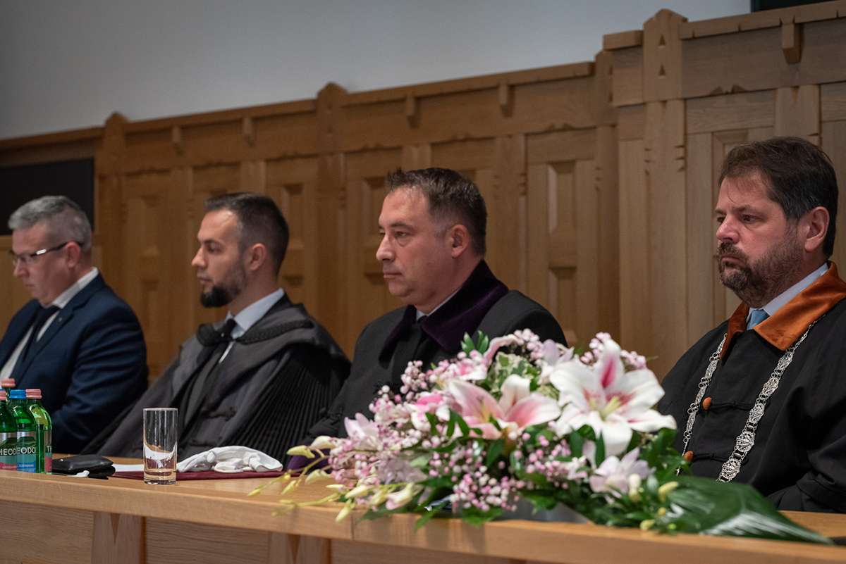 Oklevélátadó ünnepség a Gazdaságtudományi, Egészségtudományi és Szociális Karon - fotók